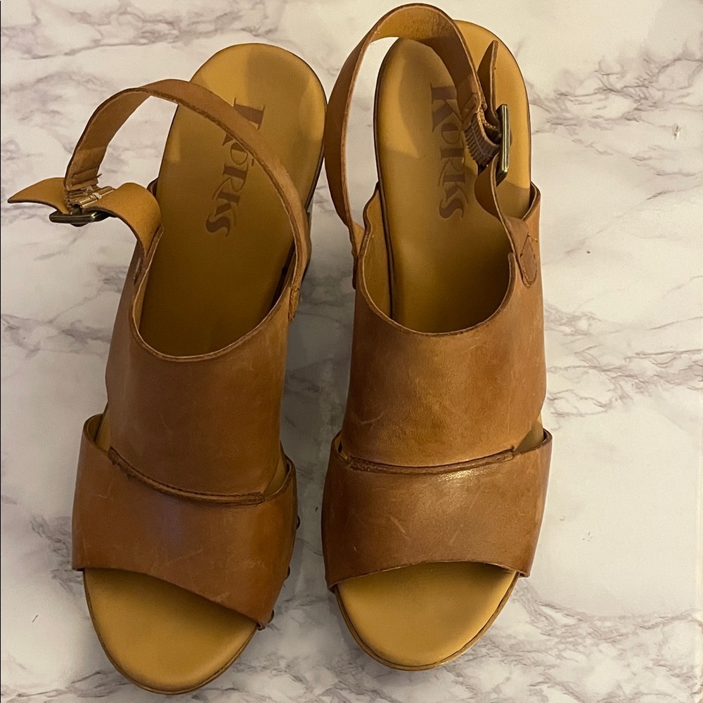 Korks Kristin 4 “ heel 1” platform tan sandals - Picture 8 of 10
